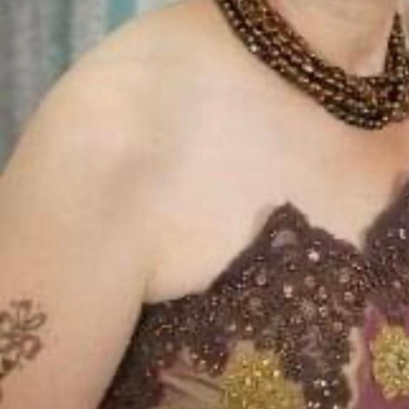 Gorgeous Jovani dress. Excellent condition. Comes with a matching scarf. - Picture 5 of 16